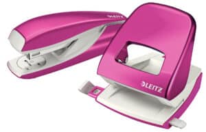 LEITZ Bucatrice/Cucitrice WOW 5095 5095-10-23 pink, Bundle 30 fogli