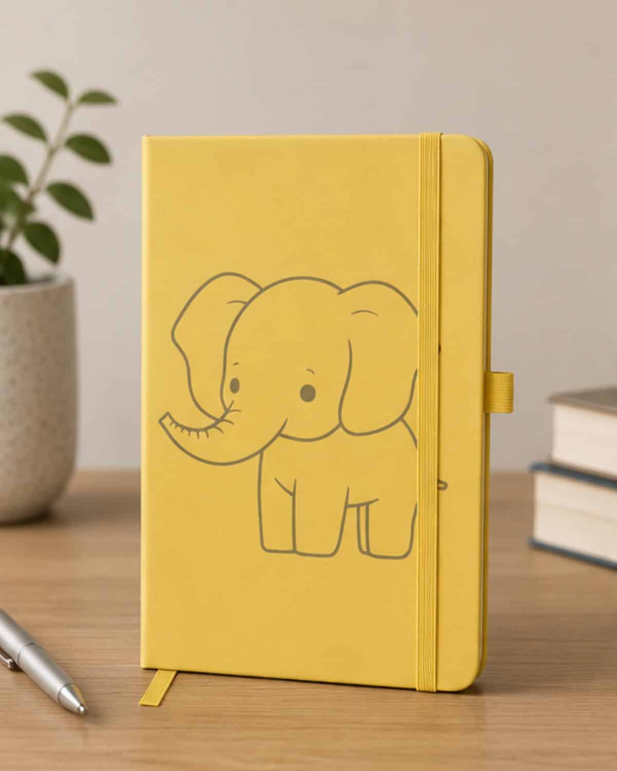 Taccuino a righe giallo personalizzato
