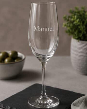 Bicchiere per vino in vetro personalizzato con incisione laser