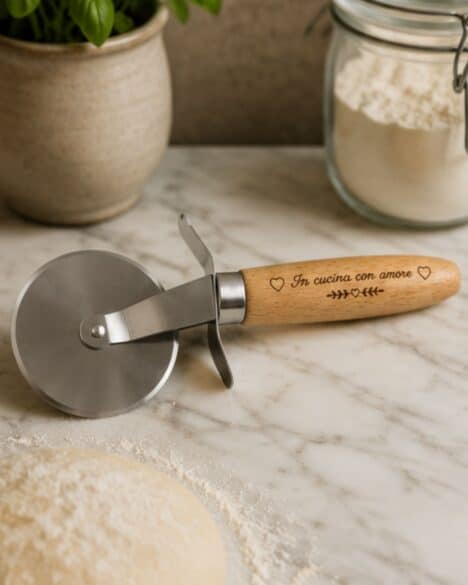 Tagliapizza in legno personalizzata